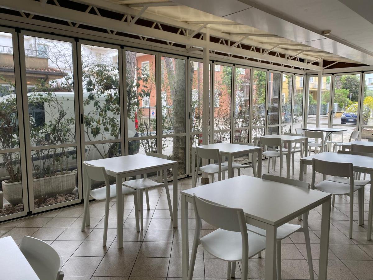 Hotel Modenese Riccione Eksteriør bilde