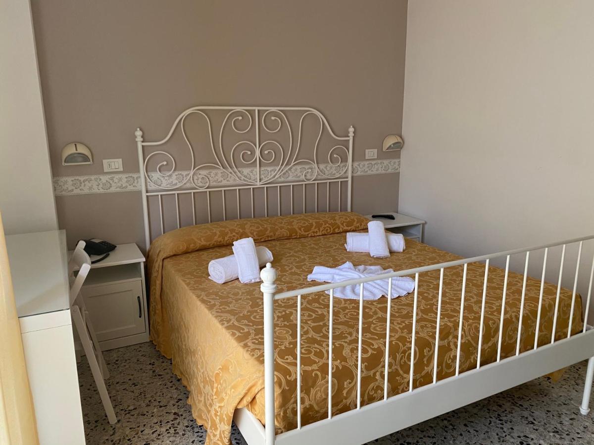 Hotel Modenese Riccione Eksteriør bilde