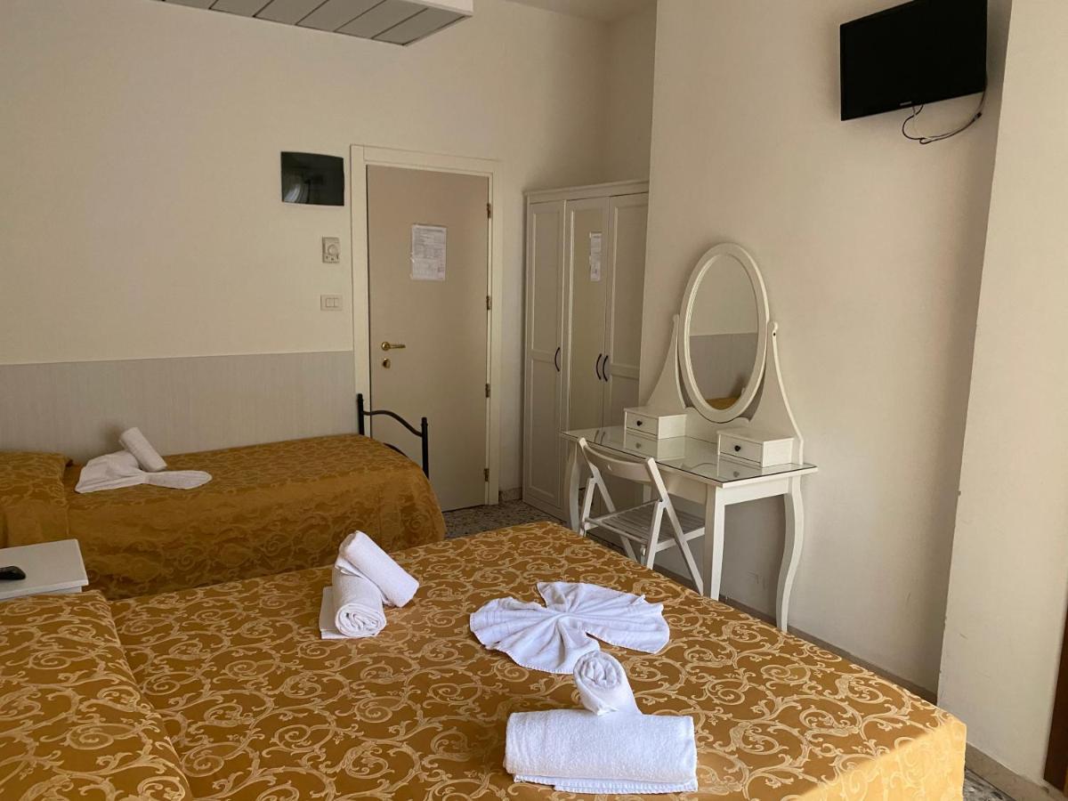 Hotel Modenese Riccione Eksteriør bilde
