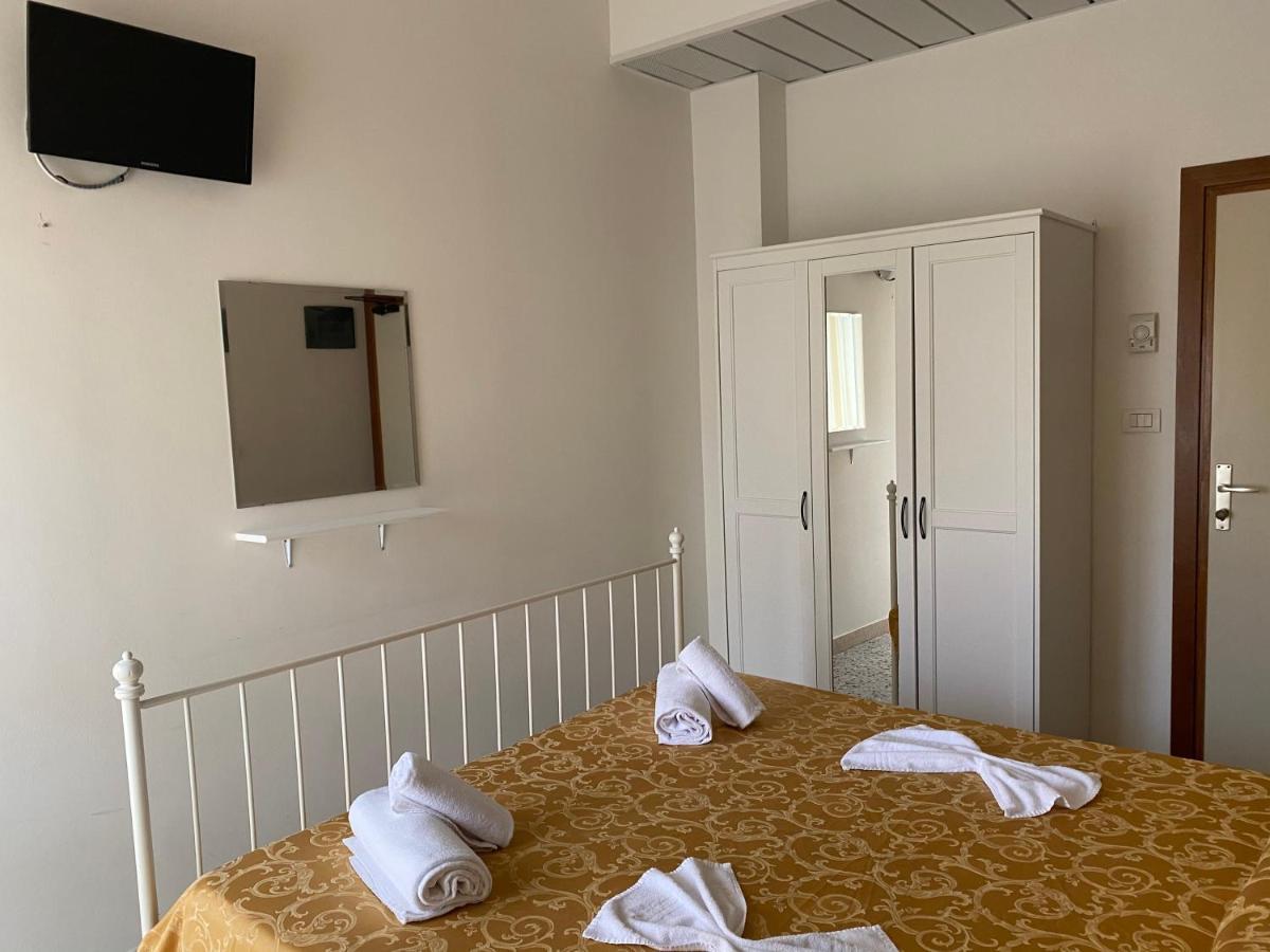 Hotel Modenese Riccione Eksteriør bilde