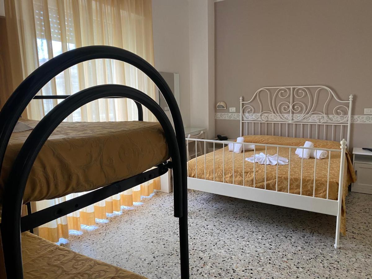 Hotel Modenese Riccione Eksteriør bilde