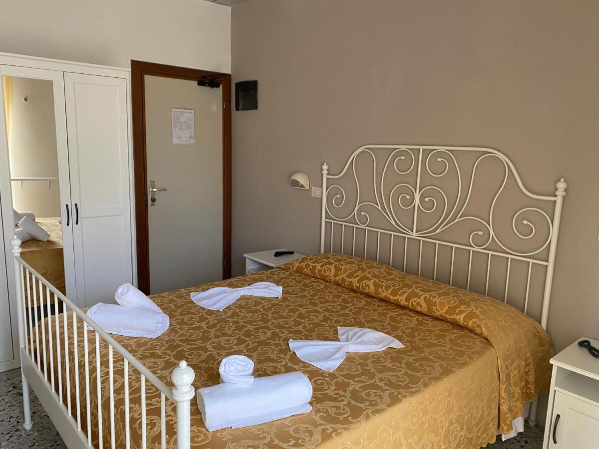 Hotel Modenese Riccione Eksteriør bilde