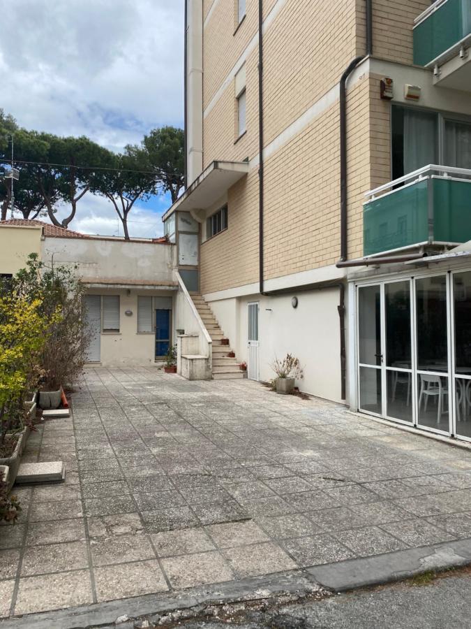 Hotel Modenese Riccione Eksteriør bilde