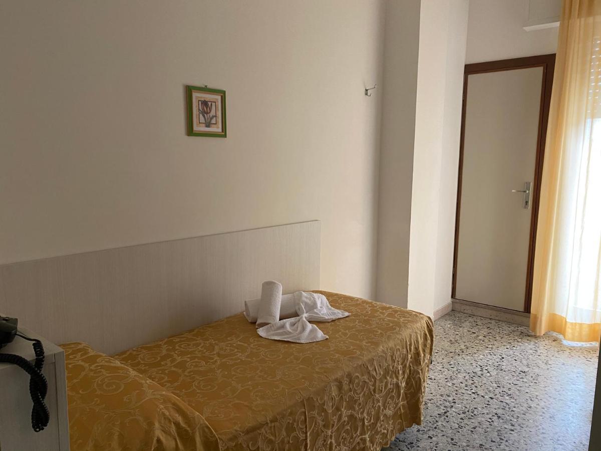 Hotel Modenese Riccione Eksteriør bilde