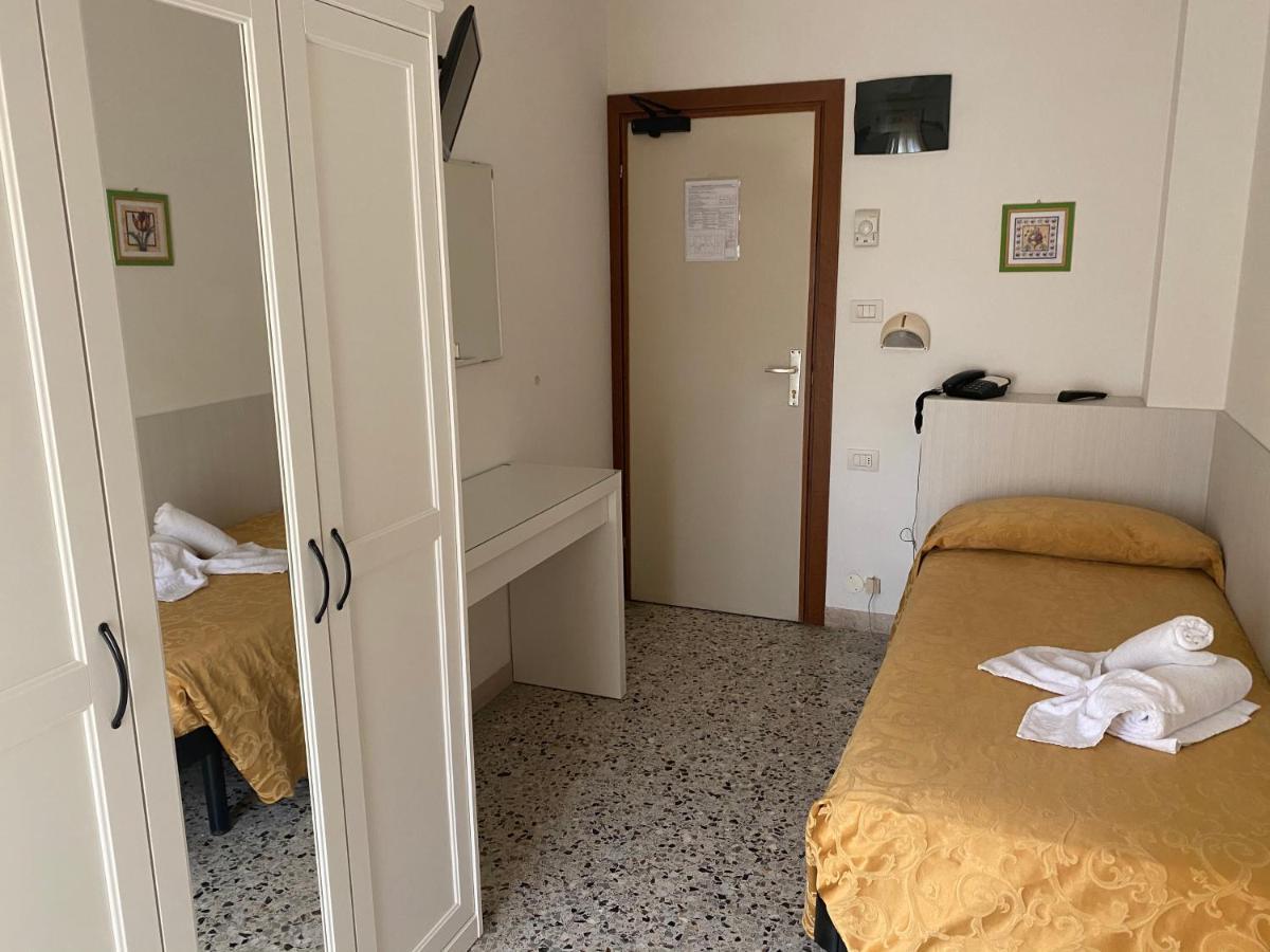 Hotel Modenese Riccione Eksteriør bilde